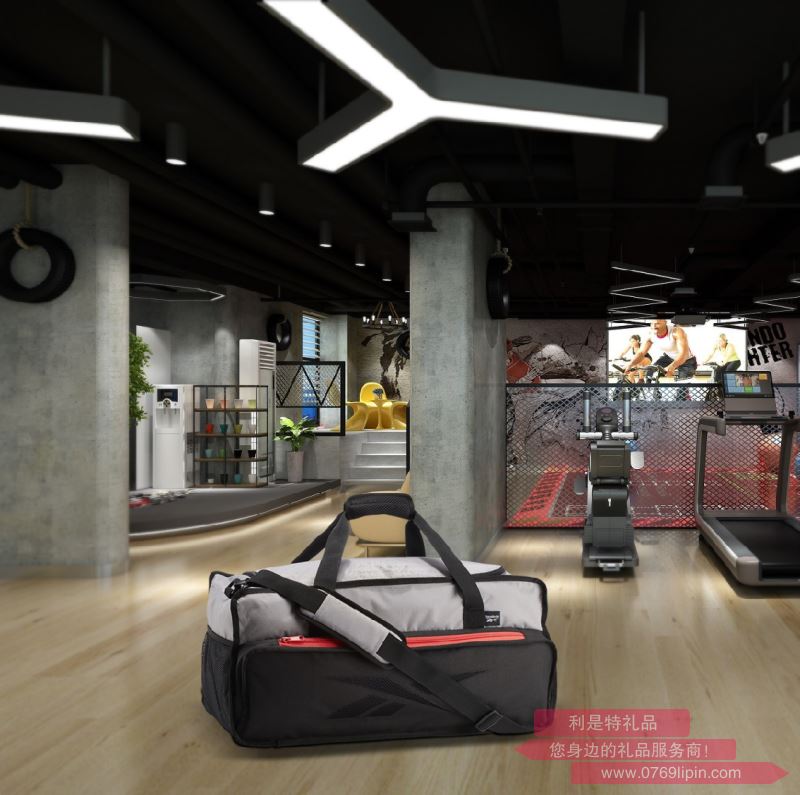 Reebok 48L大容量健身單肩包