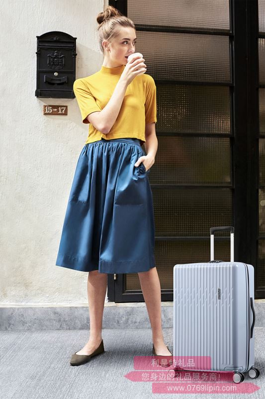 TY9*71002 美旅四輪拉桿箱68/25-淡藍(lán)色