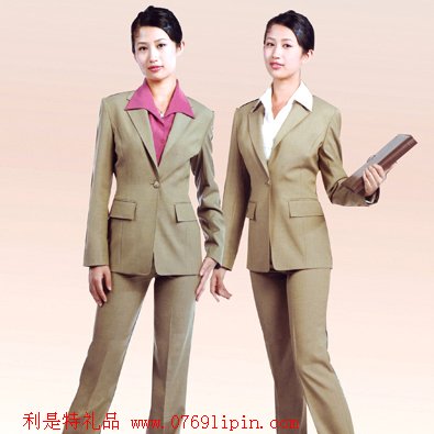 女西裝