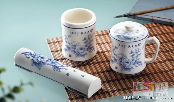 國(guó)色天香臺(tái)面杯紙鎮(zhèn)筆筒三件套